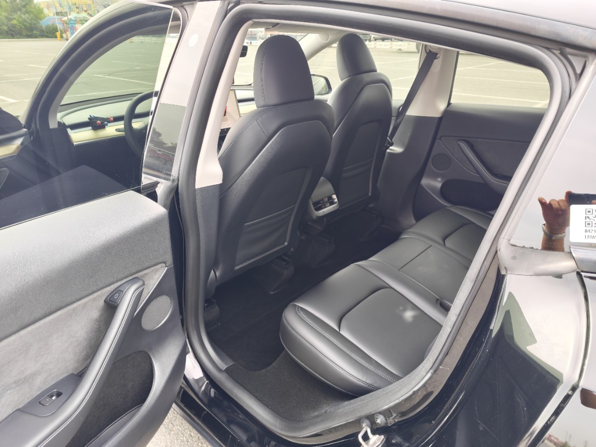 Tesla Model Y 2023 #8 Tesla Model Y 2023 car image #8