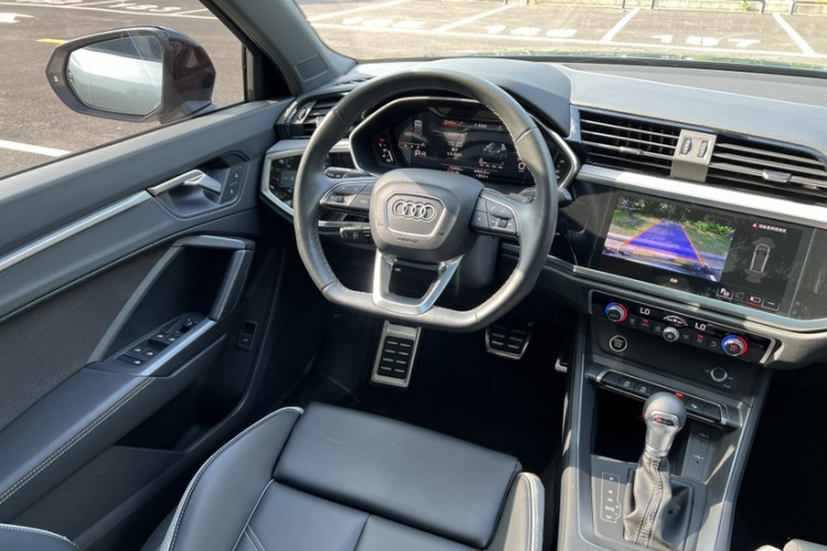 Audi Q3 2023 immagine di auto #10