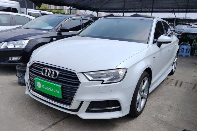 Audi A3 2018 immagine di auto #2