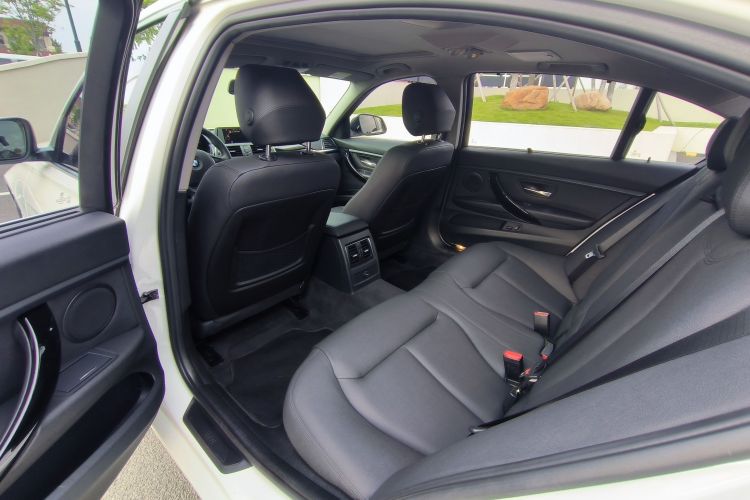 BMW 3 Series 2017 #11 BMW 3 Series 2017 car image #11