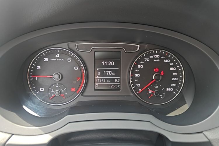 Audi Q3 2018 #12 Audi Q3 2018 car image #12