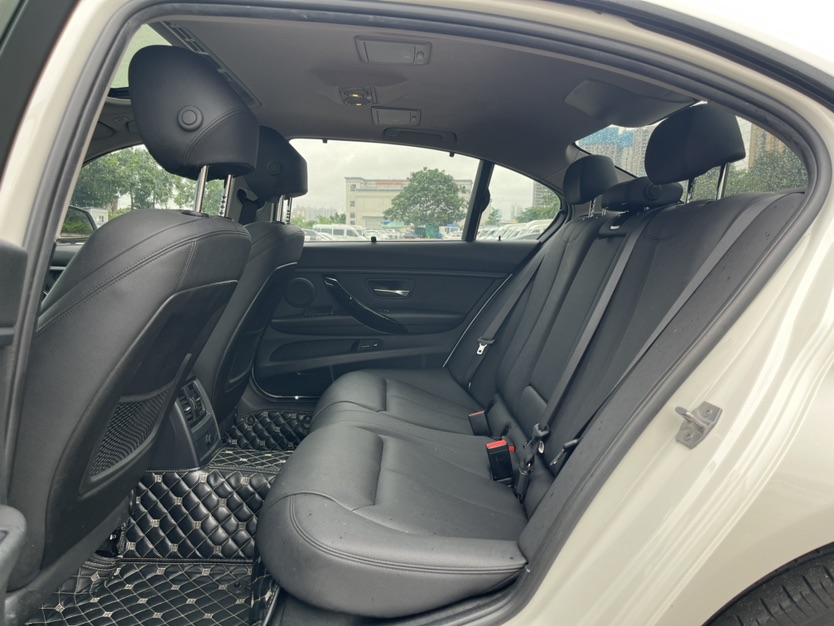 BMW 3 Series 2019 car image #7