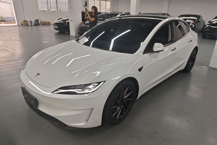 Tesla Model 3 2024 car image #2