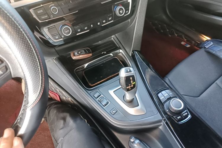 BMW 3 Series 2017 #14 BMW 3 Series 2017 car image #14