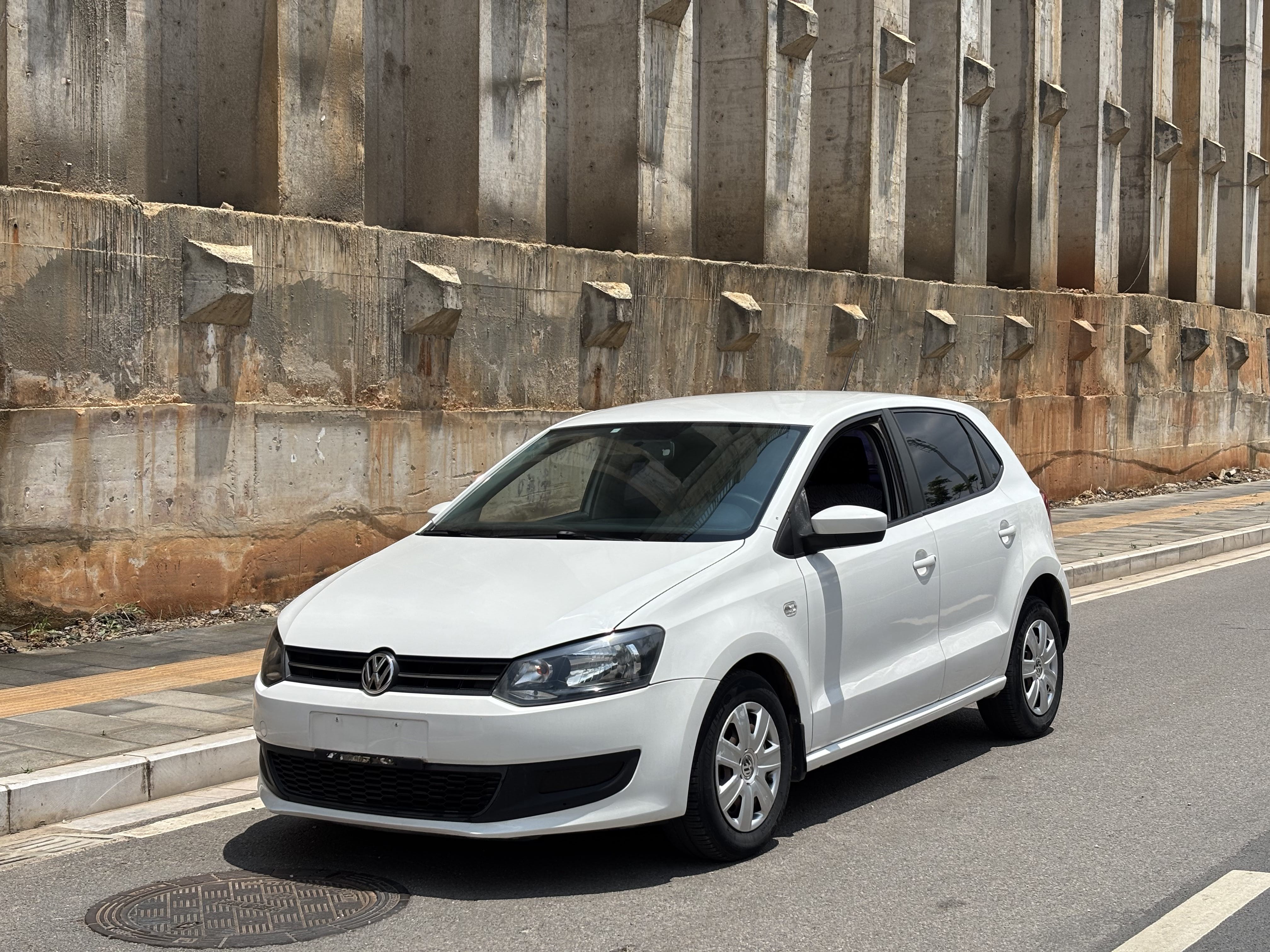 Volkswagen Polo 2012 Volkswagen Polo 2012 car image