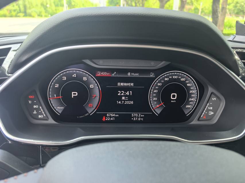 Audi Q3 2021 car image #6