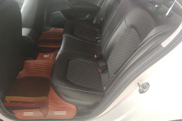 Skoda Rapid 2019 #17 Skoda Rapid 2019 image de voiture #17