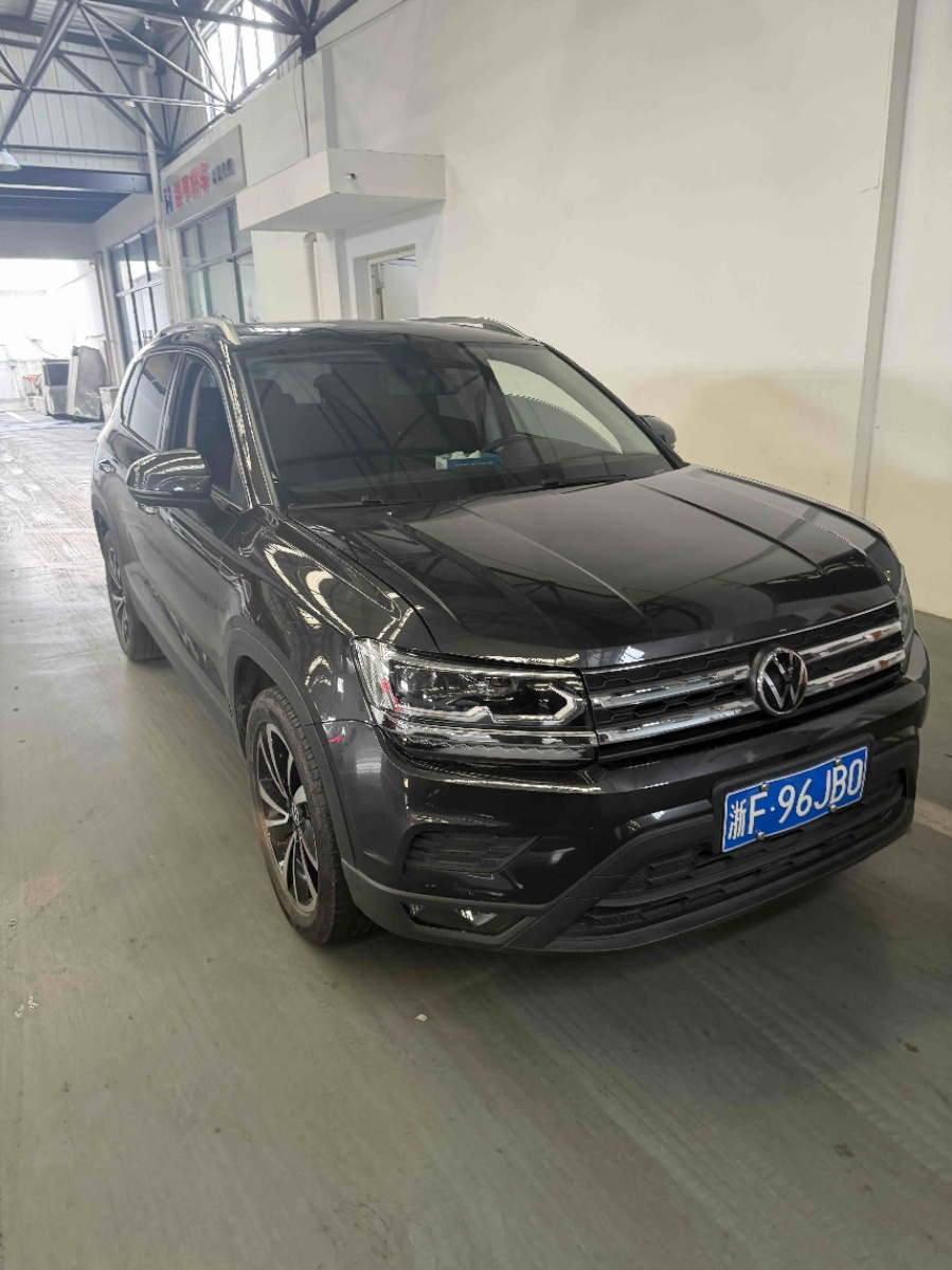 Volkswagen Tharu 2022 car image #2