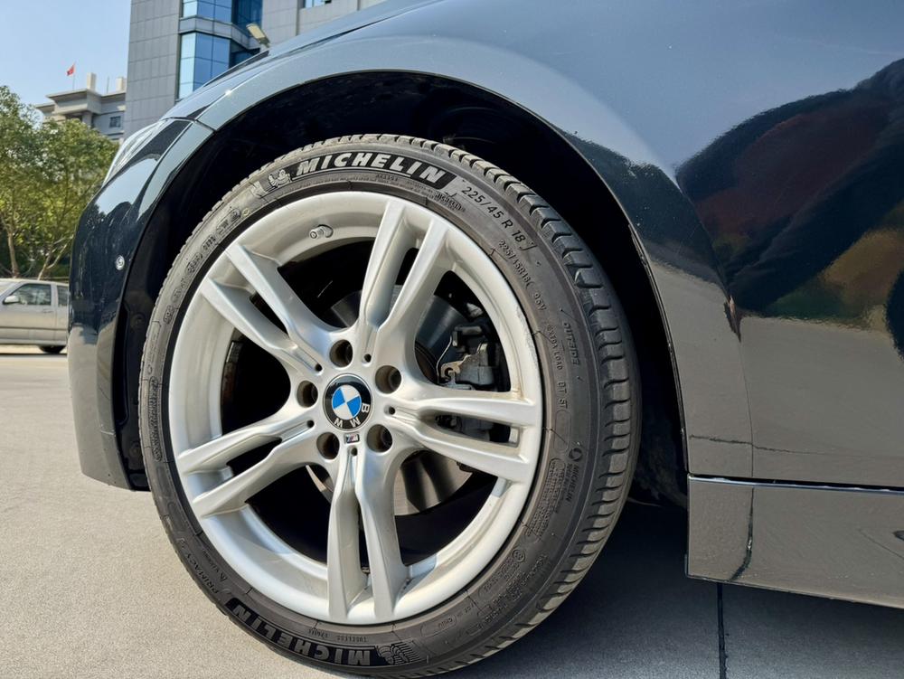 BMW 3 Series 2019 car image #7