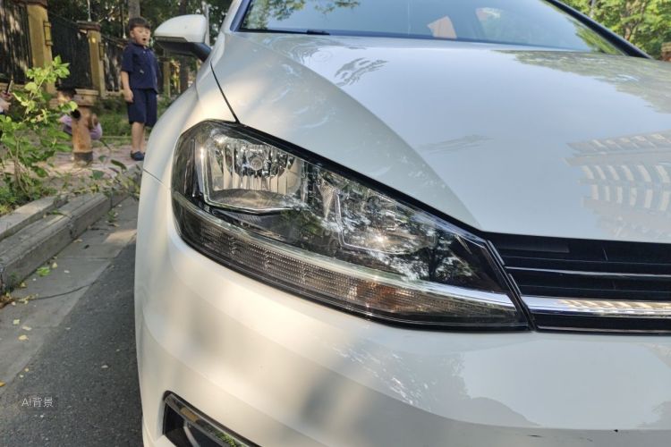 Volkswagen Golf 2019 car image #8