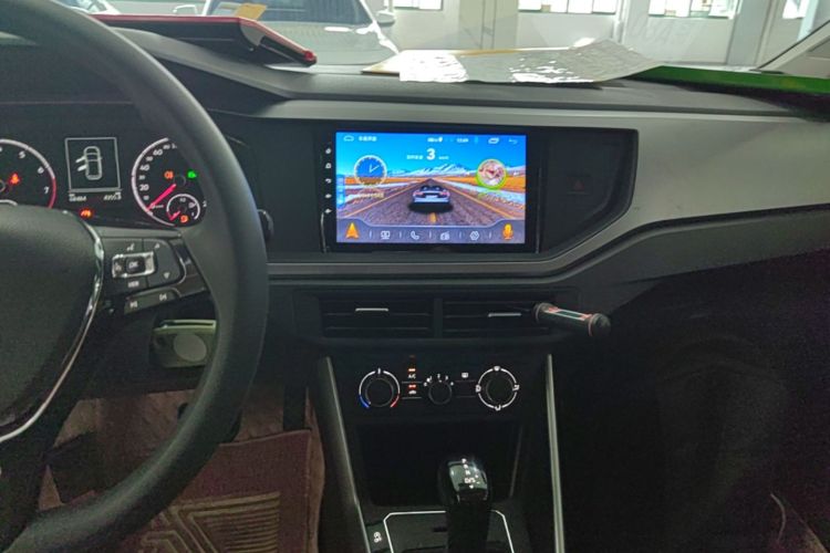 Volkswagen Polo 2020 car image #17