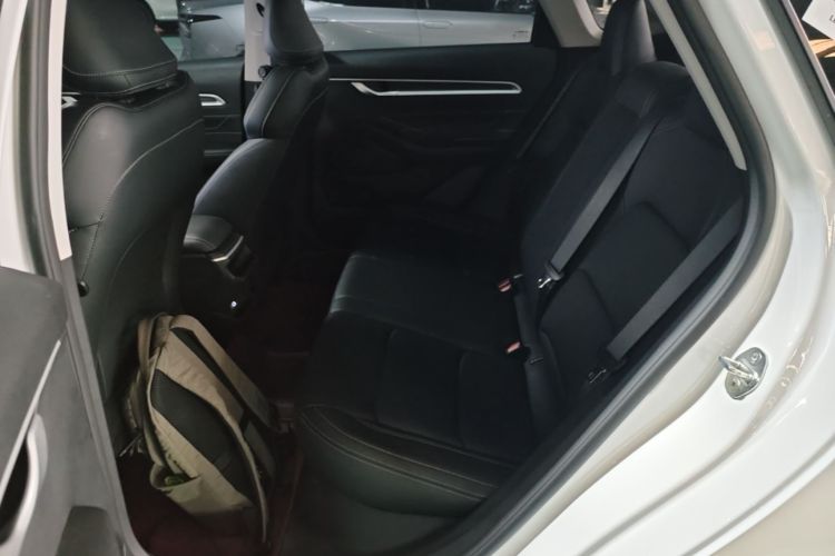 GEELY Emgrand 2025 car image #17