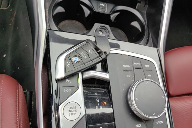 BMW 3 Series 2024 #9 BMW 3 Series 2024 car image #9
