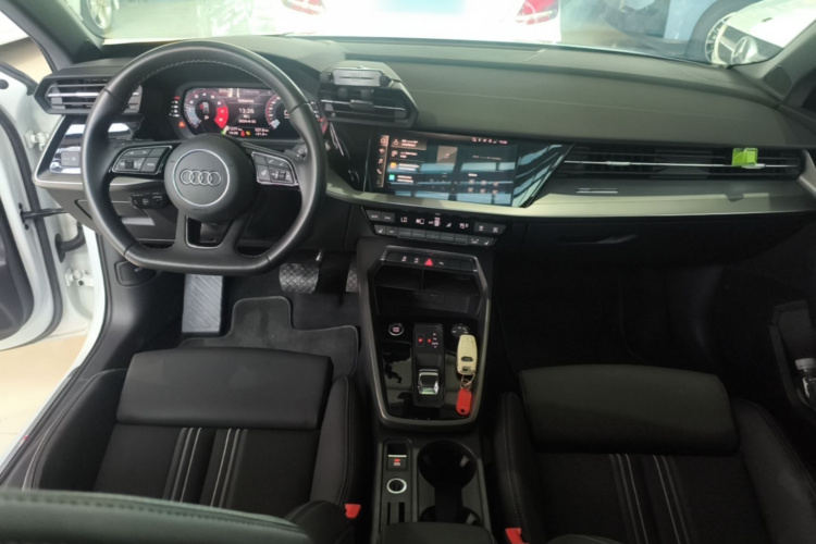 Audi A3 2023 immagine di auto #10
