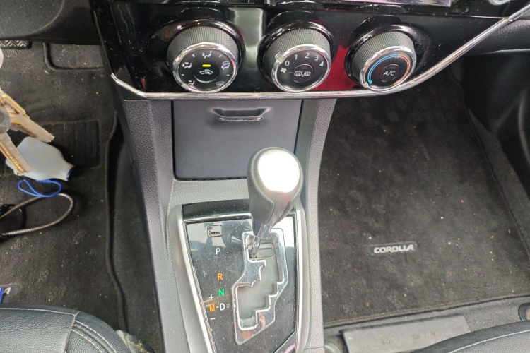 Toyota Corolla 2017 car image #18