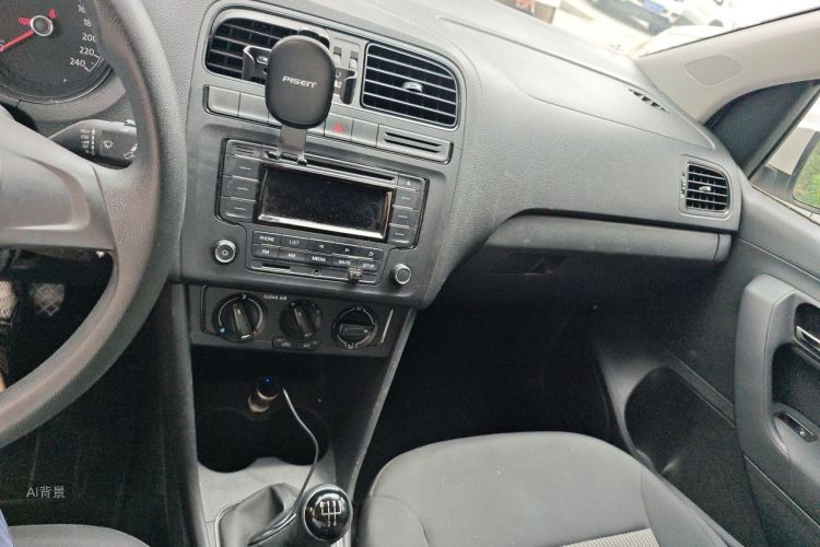 Volkswagen Polo 2018 car image #15