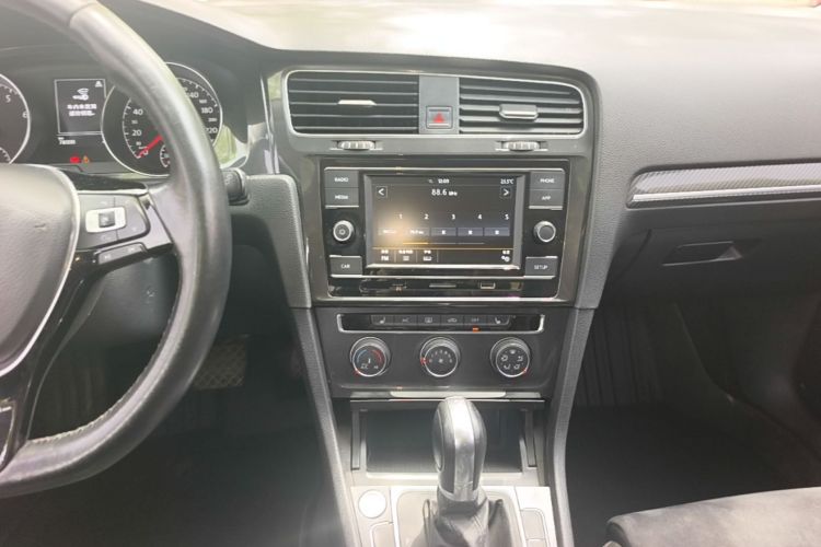 Volkswagen Golf 2018 #13 Volkswagen Golf 2018 car image #13