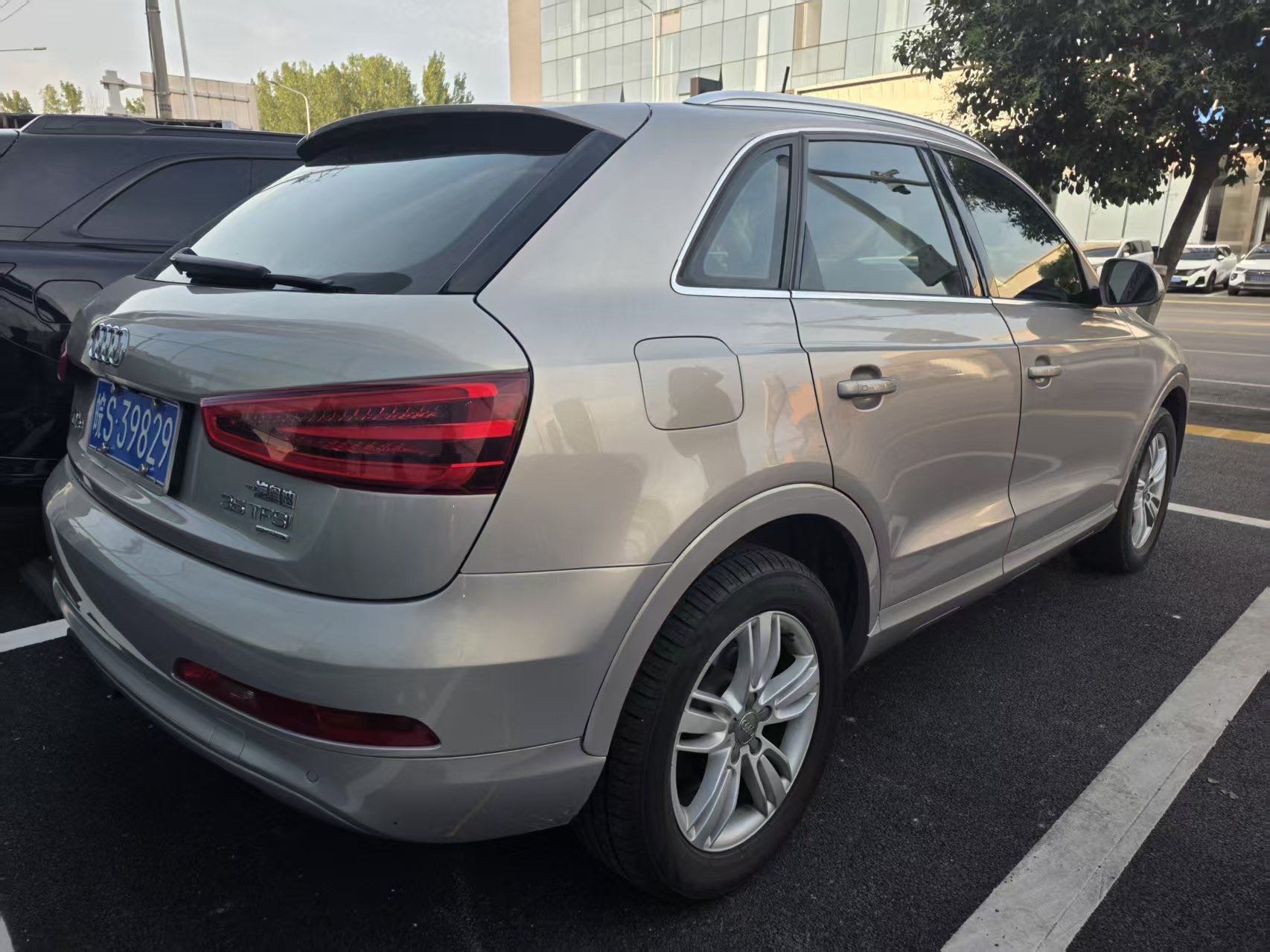 Audi Q3 2013 car image #9