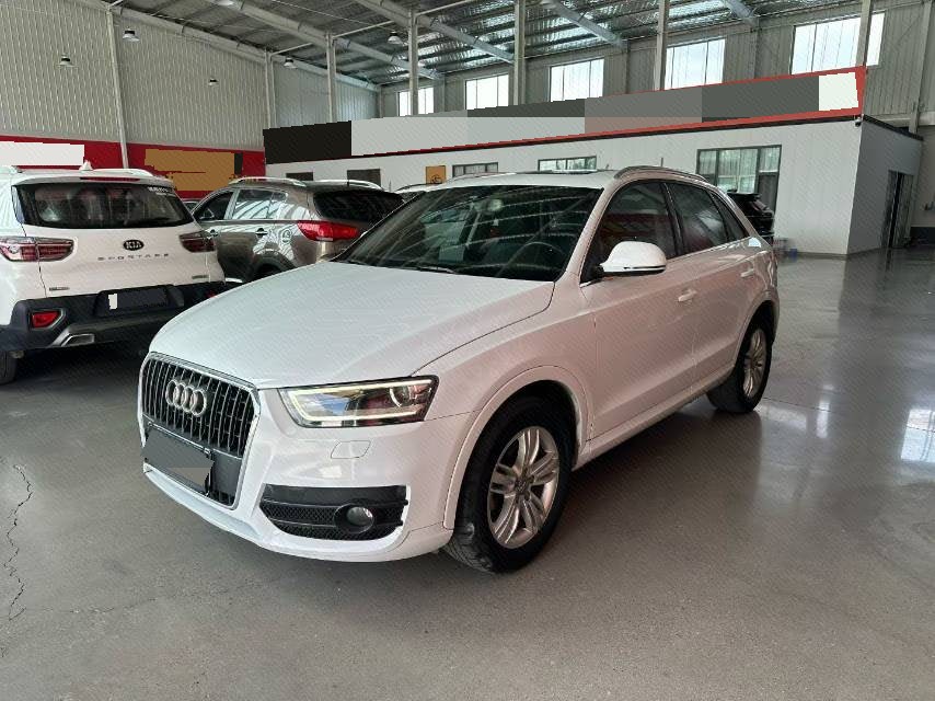 Audi Q3 2014 Audi Q3 2014 immagine di auto