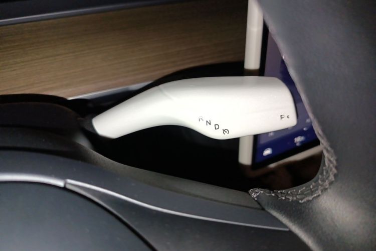 Tesla Model Y 2022 #14 Tesla Model Y 2022 car image #14