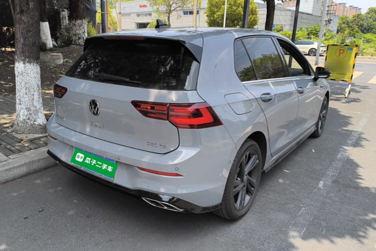 Volkswagen Golf 2024 car image #7