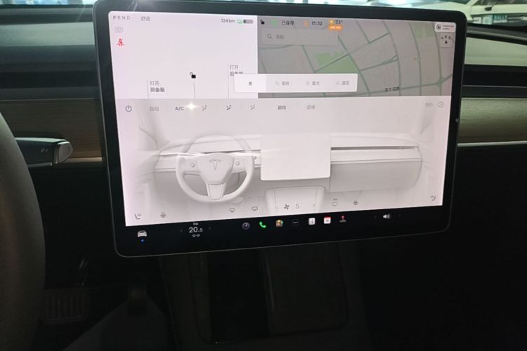 Tesla Model Y 2021 car image #17