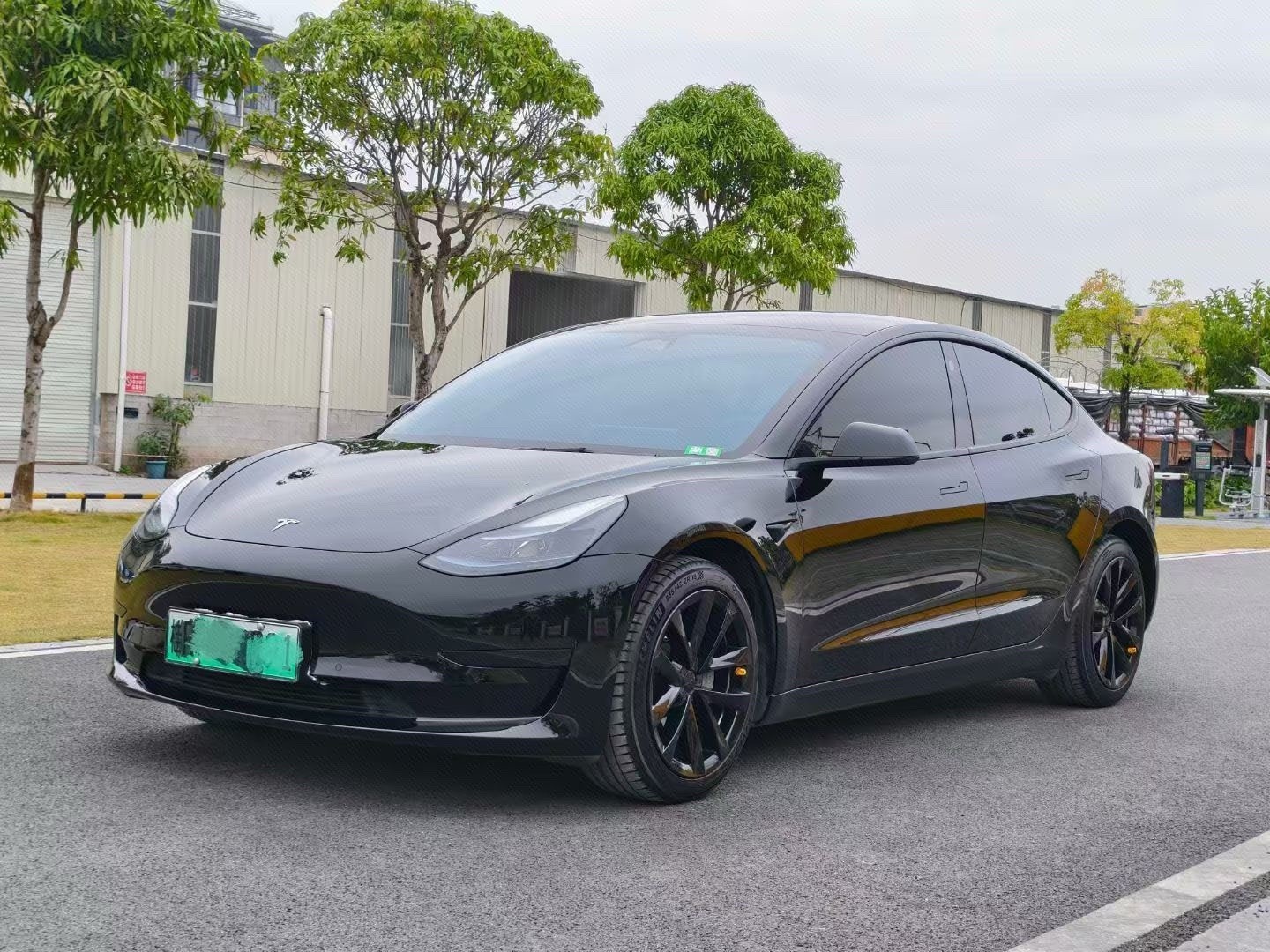 Tesla Model 3 2023 car image 