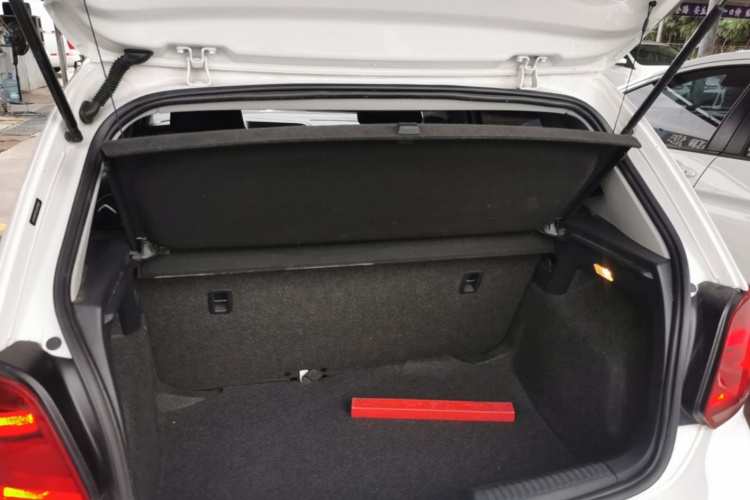 Volkswagen Polo 2018 car image #19