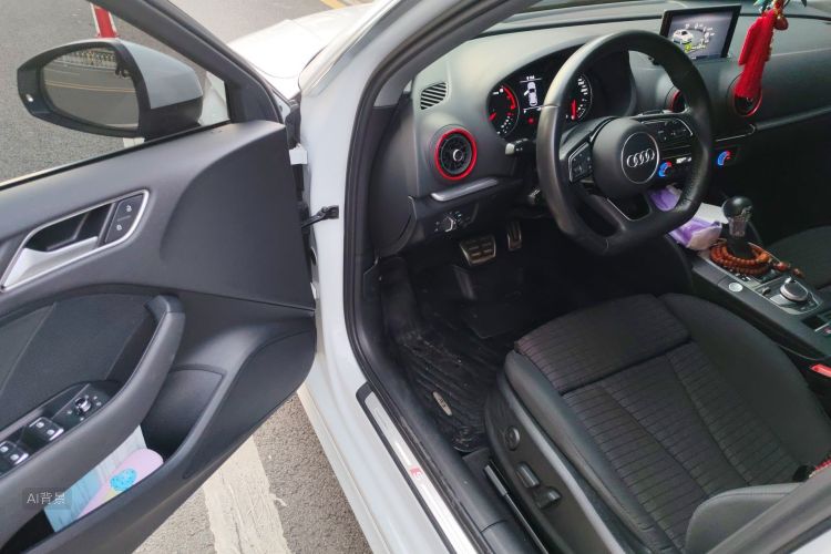 Audi A3 2019 immagine di auto #18