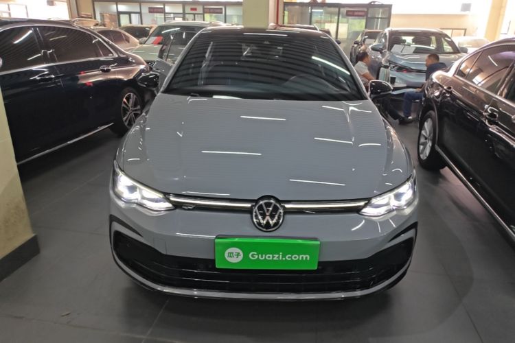 Volkswagen Golf 2022 car image #3