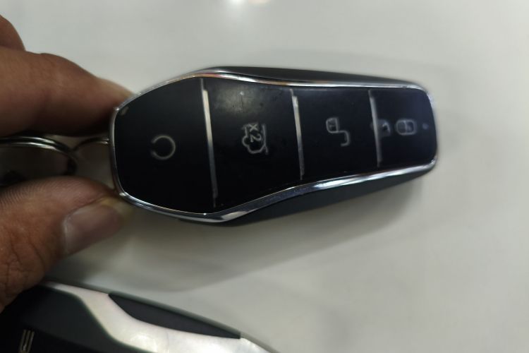 BYD Han 2022 #9 BYD Han 2022 car image #9