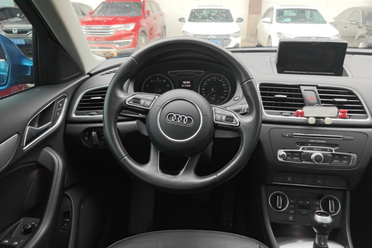 Audi Q3 2017 #11 Audi Q3 2017 car image #11