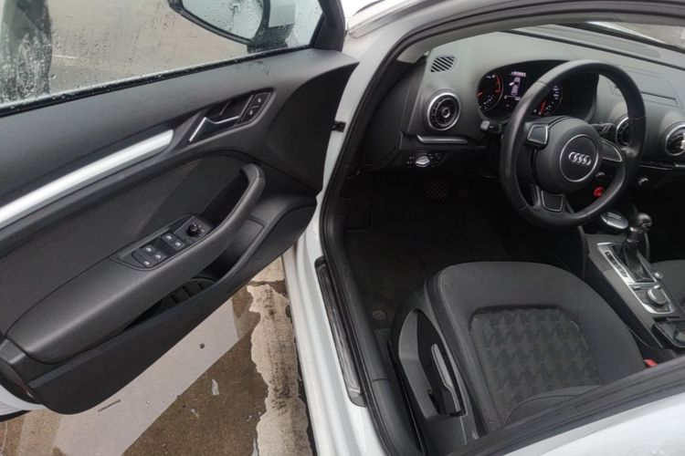 Audi A3 2017 car image #16
