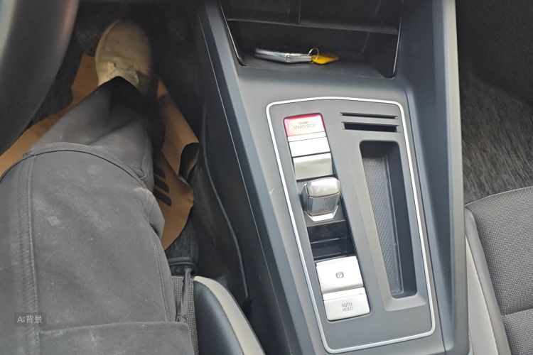 Volkswagen Golf 2023 imagem de carro #16