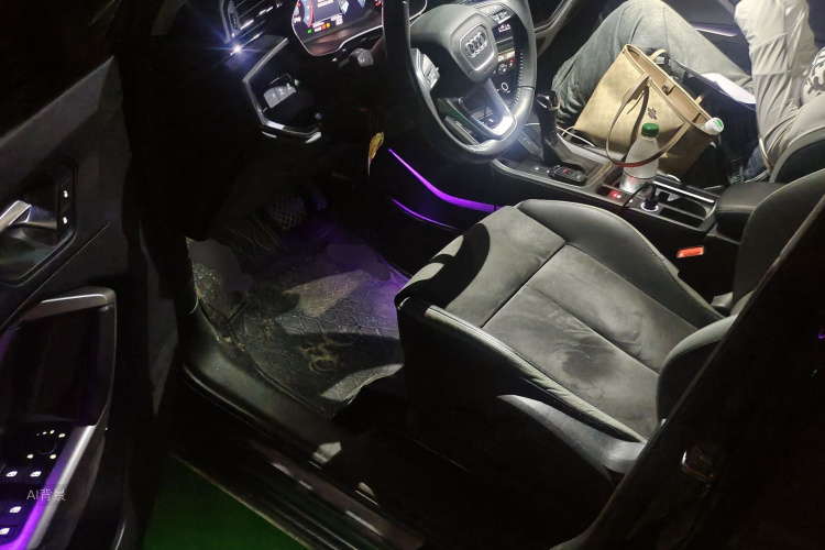 Audi Q3 2021 imagen de coche #18