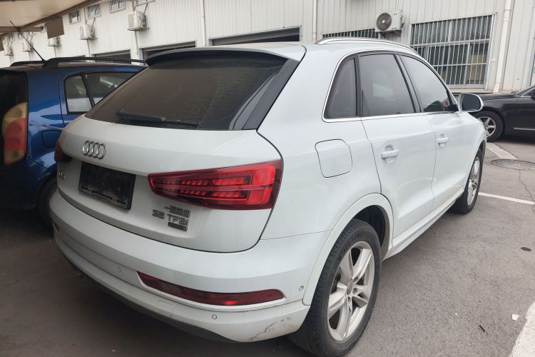 Audi Q3 2017 car image #7