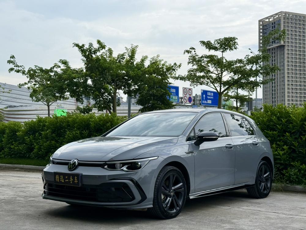 Volkswagen Golf 2024 car image 