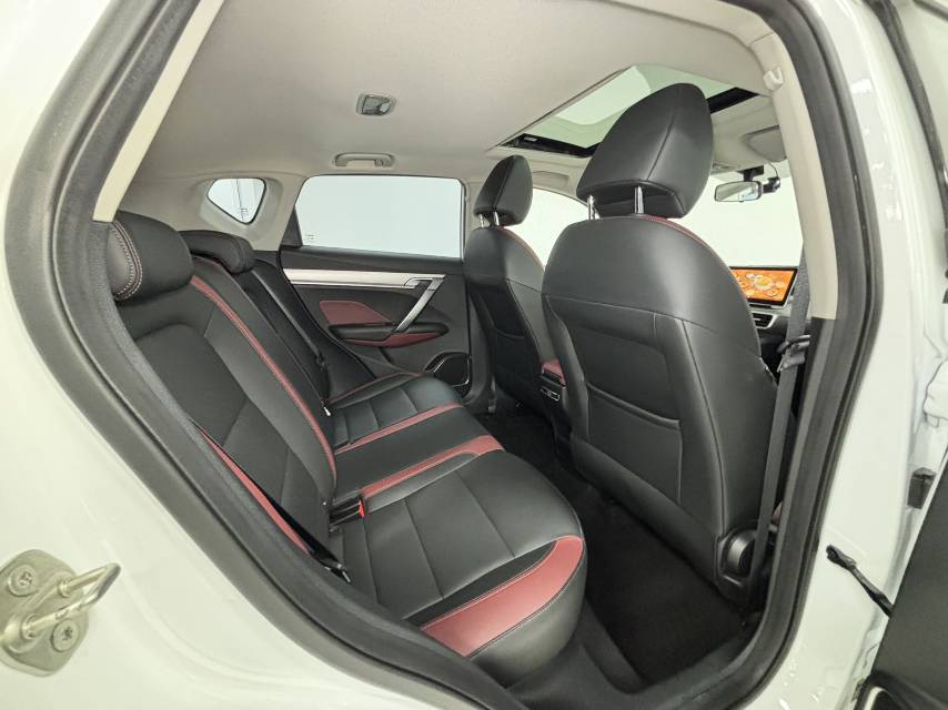 GEELY Coolray 2022 car image #11
