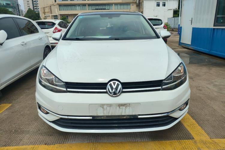 Volkswagen Golf 2020 car image #3