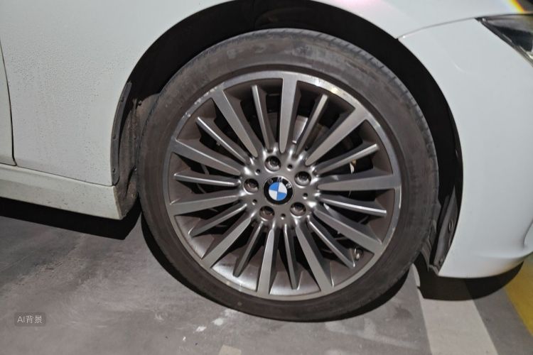 BMW 3 Series 2018 car image #9