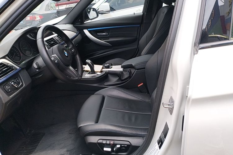 BMW 3 Series 2018 #15 BMW 3 Series 2018 car image #15