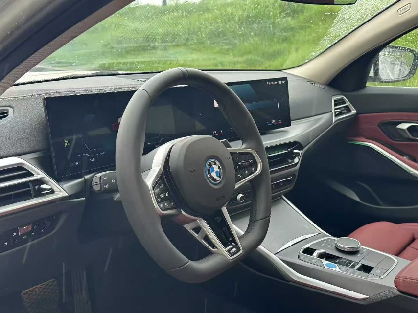 BMW i3 2025 #5 BMW i3 2025 car image #5