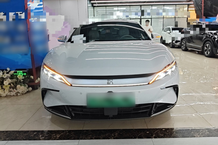 BYD Han 2025 #3 BYD Han 2025 car image #3