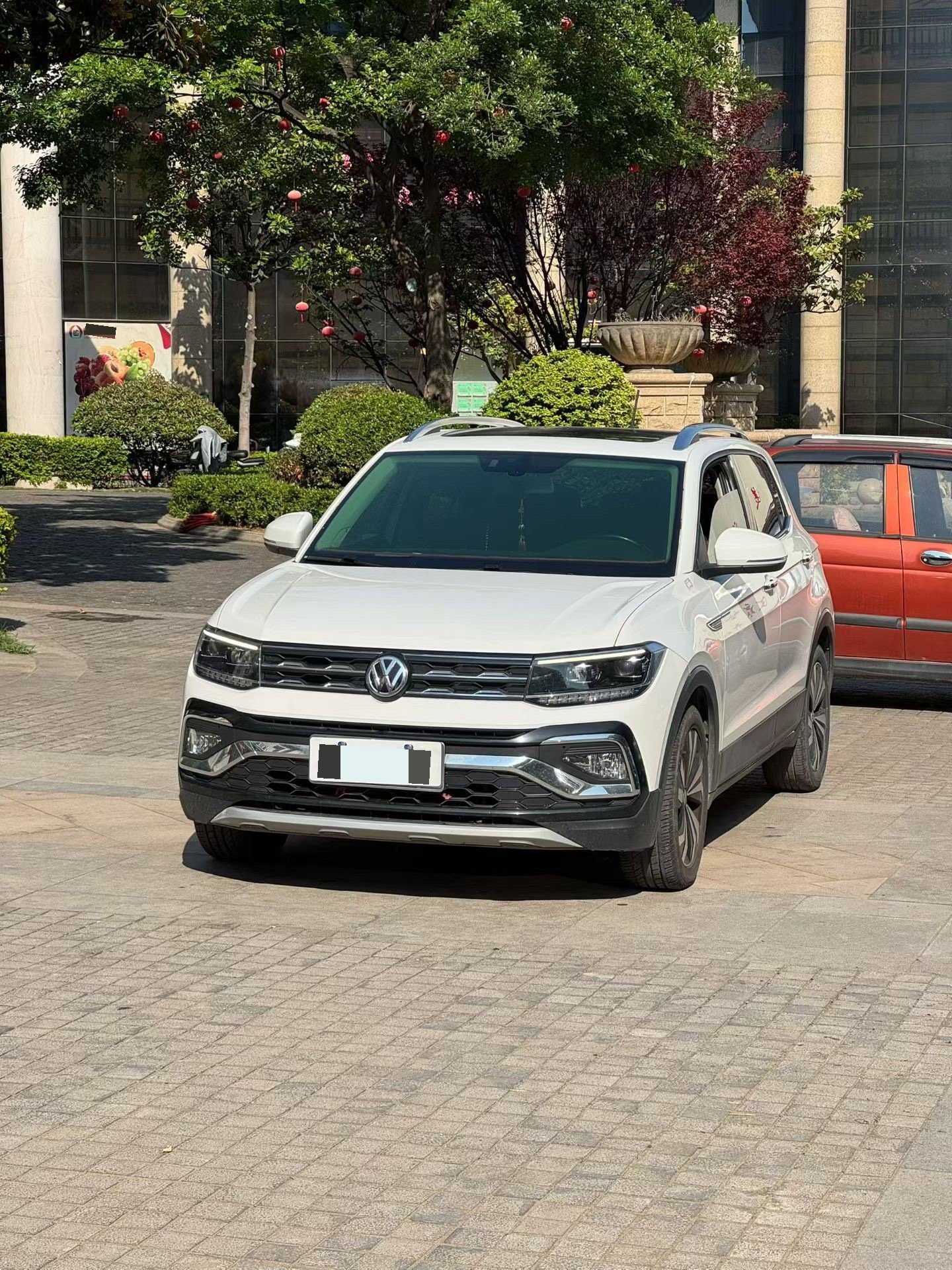 2020 immagine di auto 
