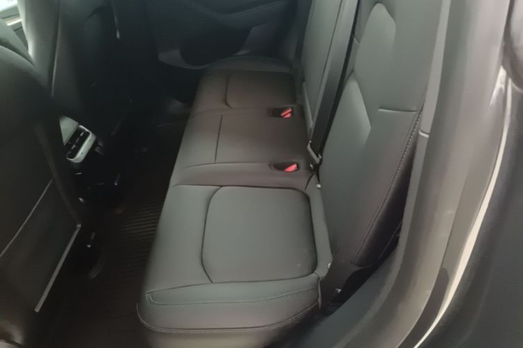 Tesla Model Y 2022 #13 Tesla Model Y 2022 car image #13