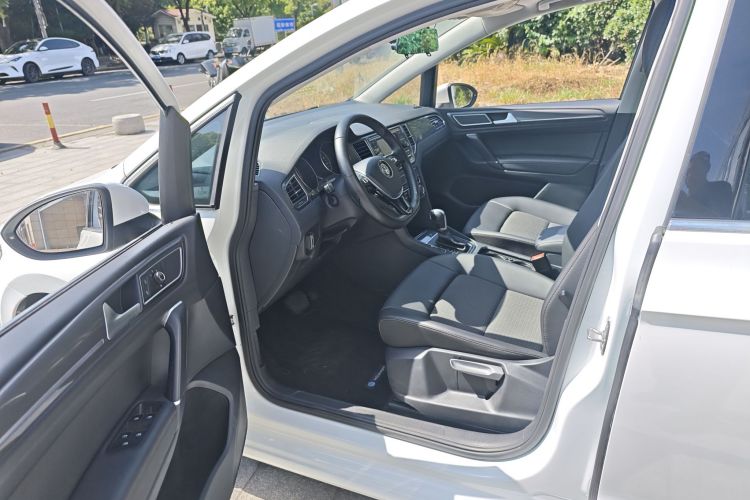 Volkswagen Golf 2018 #15 Volkswagen Golf 2018 car image #15