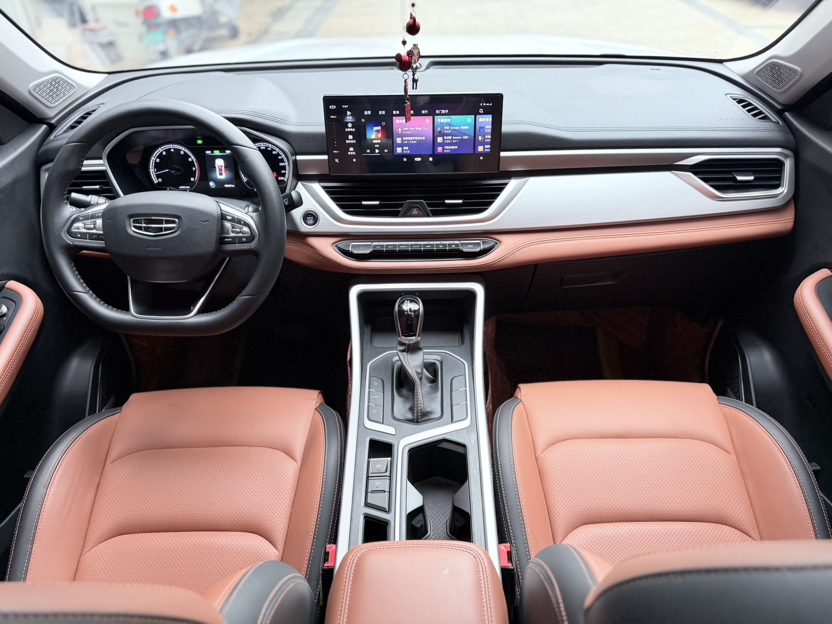 GEELY Vision X6 2021 car image #7