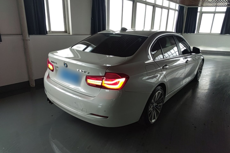 BMW 3 Series 2019 #5 BMW 3 Series 2019 immagine di auto #5