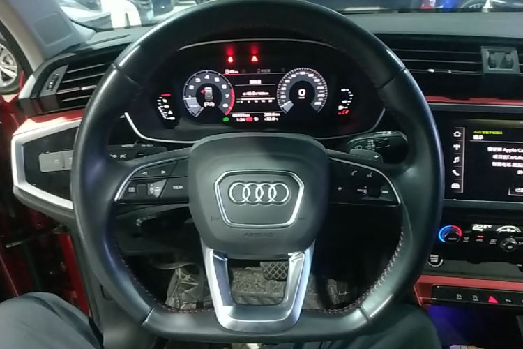 Audi Q3 2021 immagine di auto #11