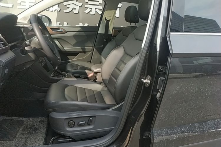 Volkswagen Tharu 2023 car image #15